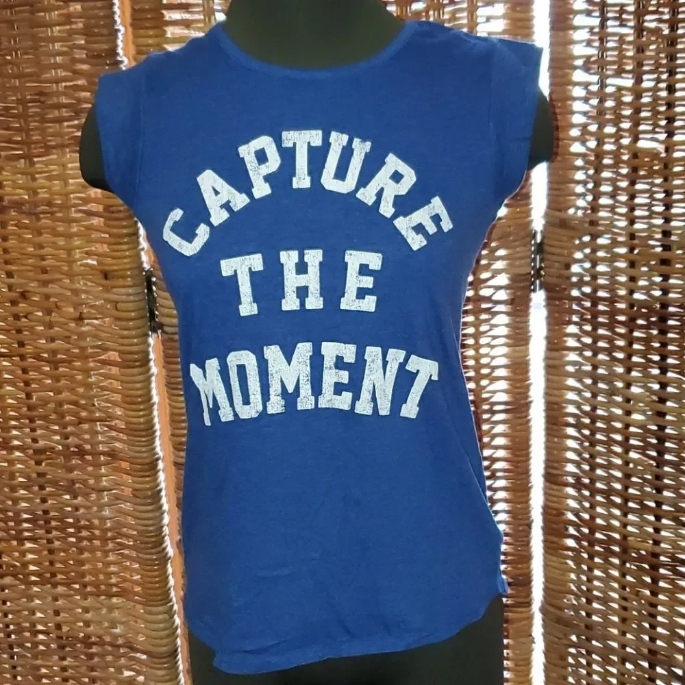 Capture The Moment T Shirt XL 14